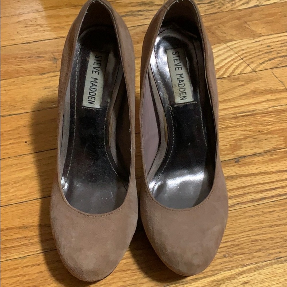 Steve Madden suede nude platform pumps
